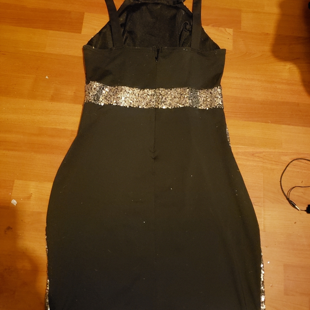 Dress - Picture 2 of 2